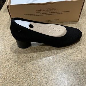 Vivaia square toe chunky heels